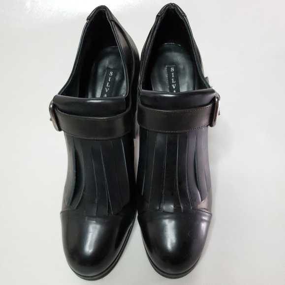 Silvana Buckle Kilt Heels Size 8 - Picture 2 of 4